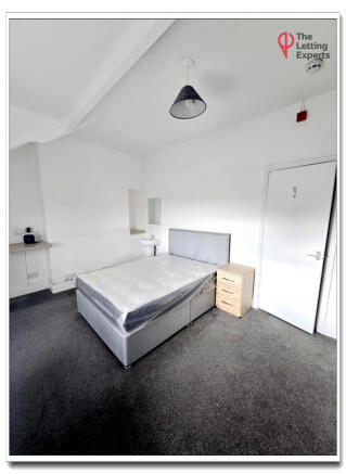 1 bed Terraced to rent Image 6