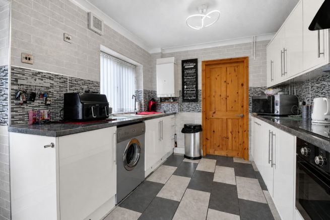 3 bed Semi-Detached for sale Image 4