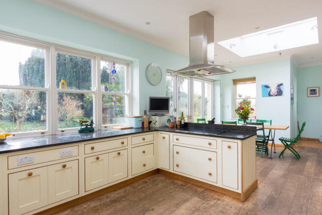 Kitchen/dining/da...