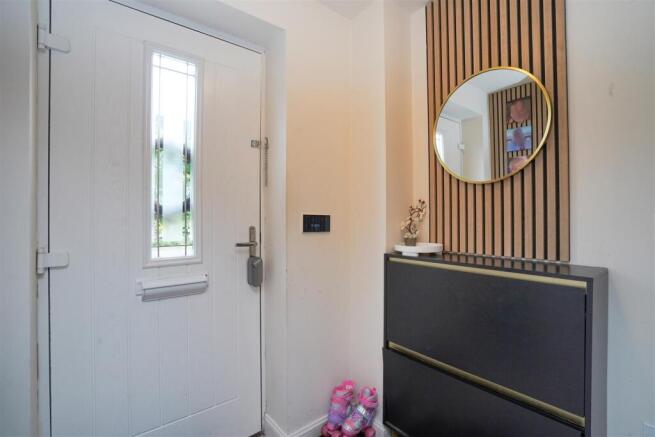 3 bed Semi-Detached for sale Image 4