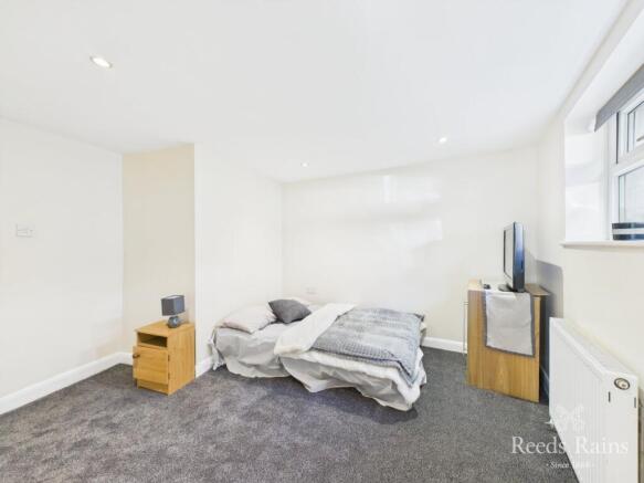 2 bed Maisonette for sale Image 8