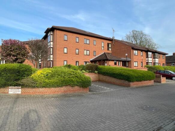 2 bed Apartment for sale Image 11