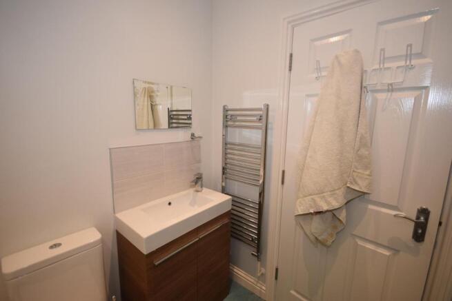 BATHROOM (2).JPG