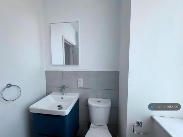 1 bed Flat to rent Image 8