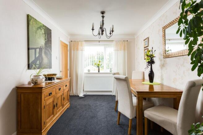 4 bed Detached for sale Image 9