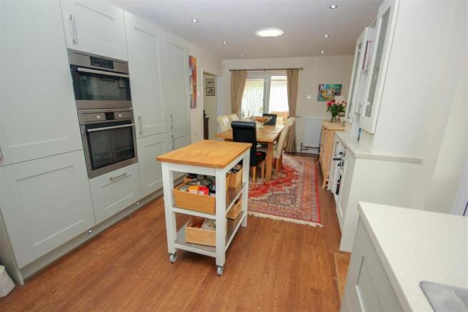 Kitchen Dining.jpg
