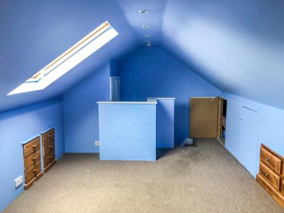 21 Bushway, Dagenham, Essex RM8 3XH
