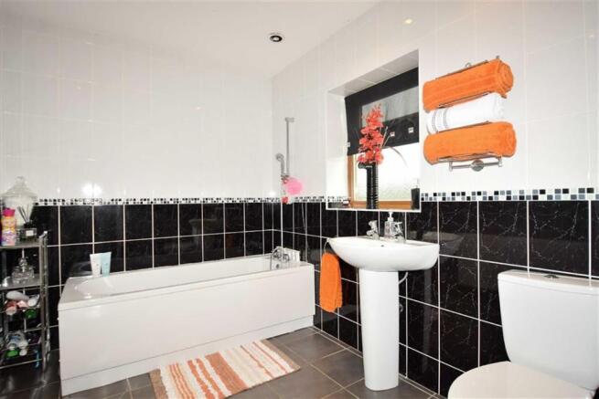Ground Floor Bathroo