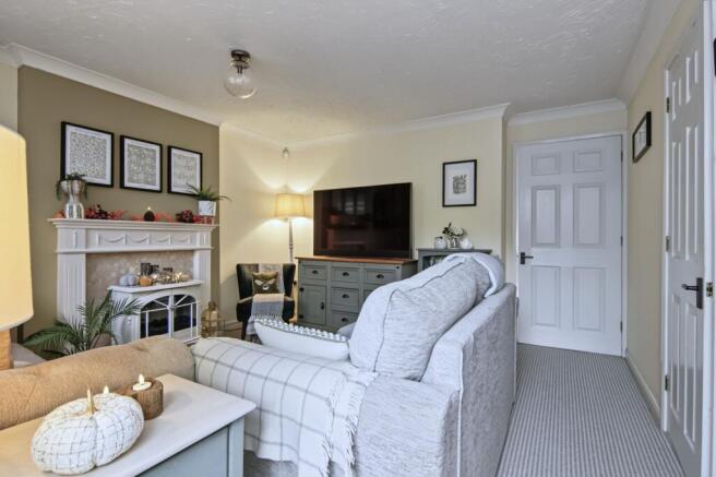 Walkers Way, Kenilworth, CV8 photo 3