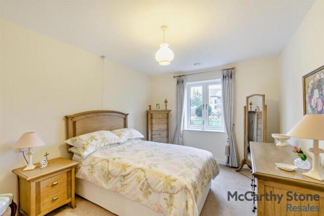 2 bed Apartment for sale Image 5