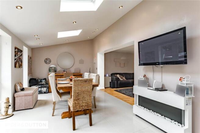 4 bed Detached for sale Image 7
