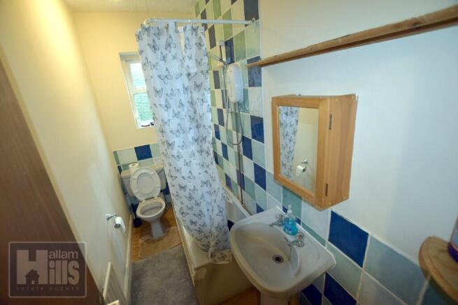 3 bed Terraced to rent Image 8