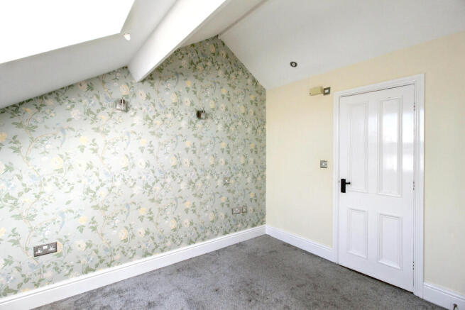 4 bed Terraced for sale Image 12