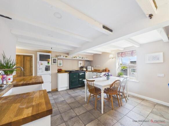Kitchen/Dining Area