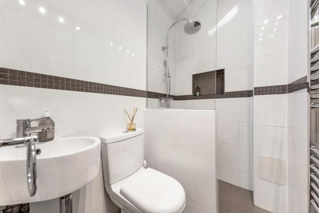 Bathroom (1).jpg