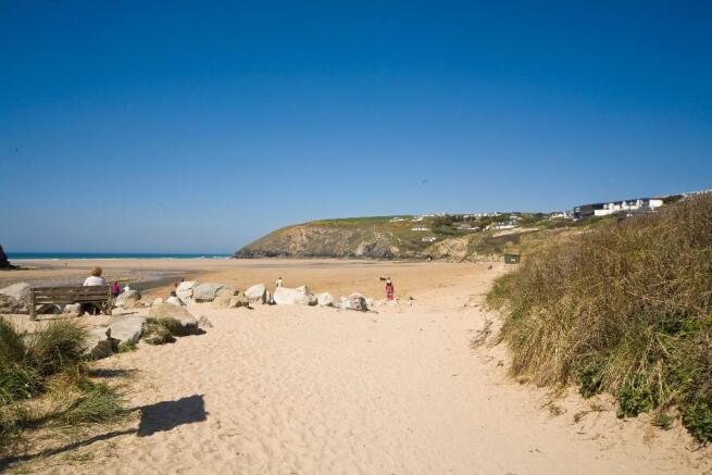 Mawgan Porth Beach
