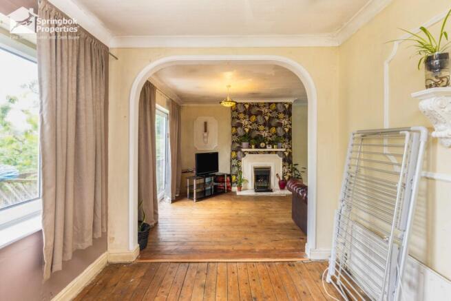 4 bed Link Detached House for sale Image 4
