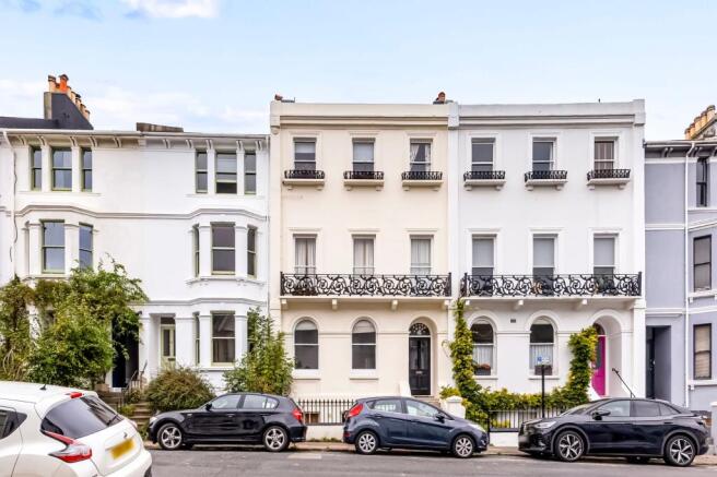 1-bed flat on Roundhill Crescent, Brighton, BN2, £260,000