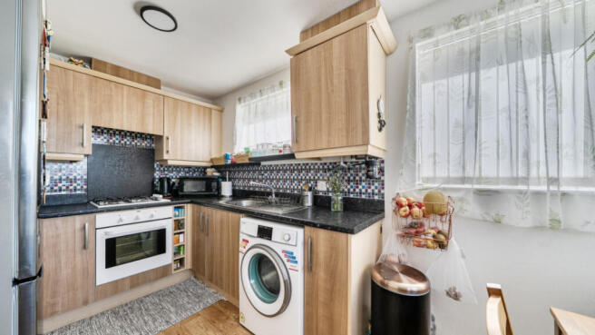 2 bed Semi-Detached for sale Image 4