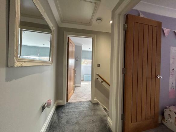 FIRST FLOOR LANDING