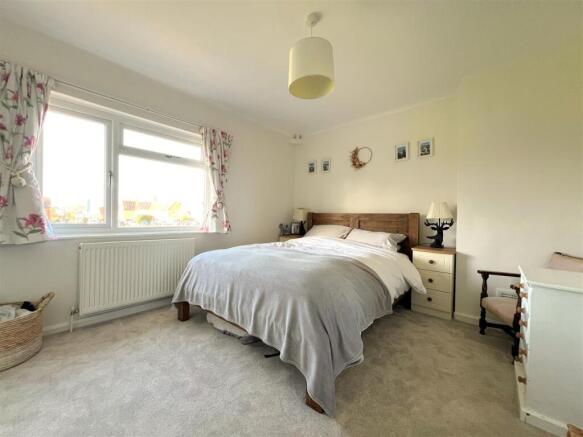 bed 1.jpg