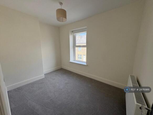 2 bed Terraced to rent Image 4