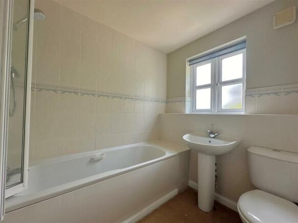 Family Bathroom.jpg