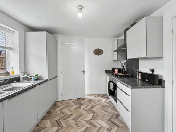 4 bed Detached for sale Image 6