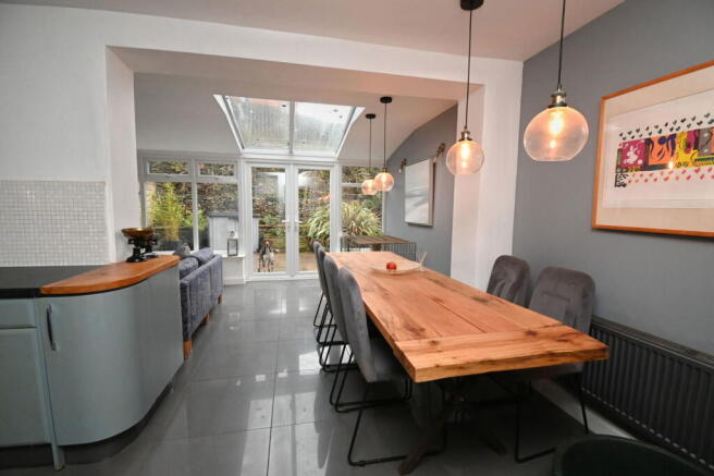 4 bed Semi-Detached for sale Image 9