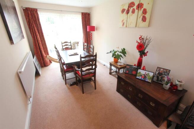 Dining area to rear
