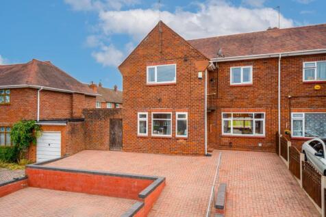 Clent Avenue, Kidderminster, DY11