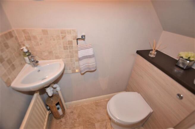 Guests Cloak Room/WC