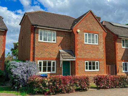 Knights Close, West Molesey, KT8