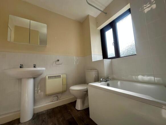 2 bed Flat to rent Image 6