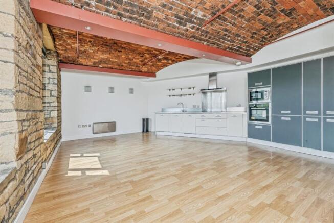2 bed Apartment for sale Image 4