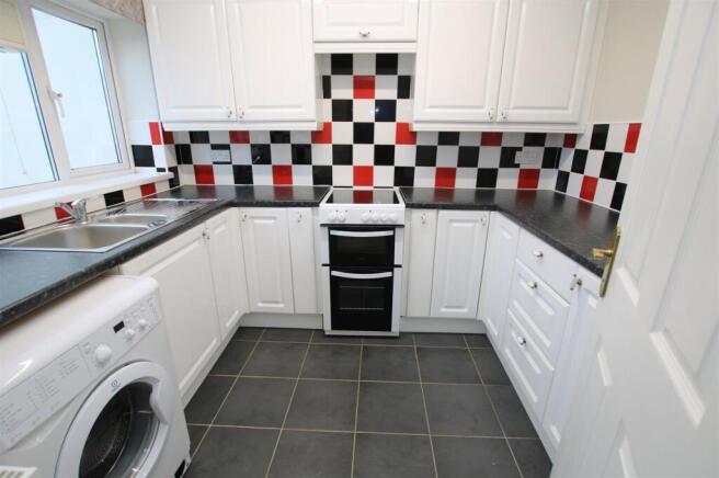 Kitchen 2.JPG