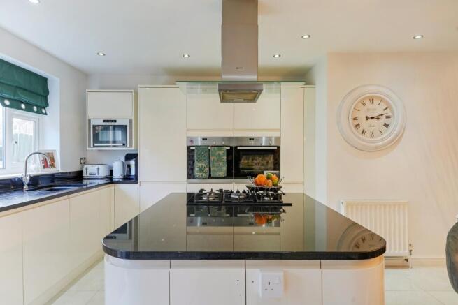 3 bed Detached for sale Image 7
