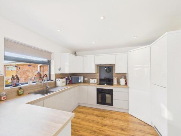3 bed Semi-Detached for sale Image 2