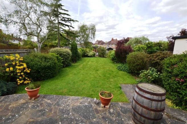 EXTENSIVE WEST FACING REAR GARDEN: