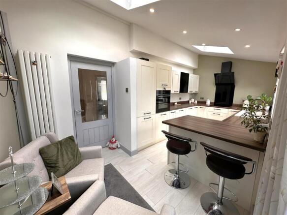 Open-Plan Living/Dining Kitchen 873