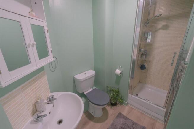 2 bed Apartment for sale Image 8