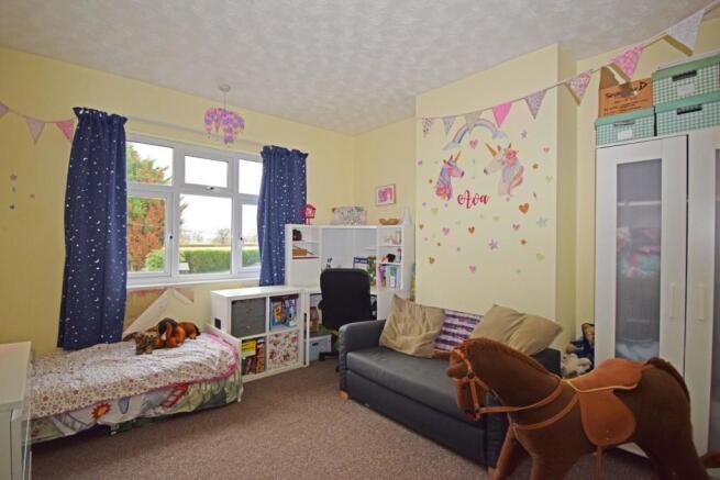 Holmlea, bed 2.jpg