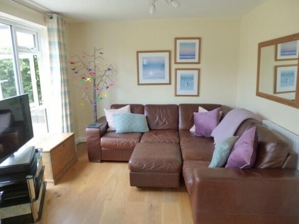 LOUNGE AREA