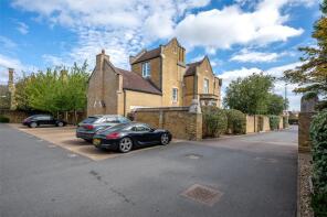 4, The Hollies, Chapel Drive, Dartford DA2 6FN