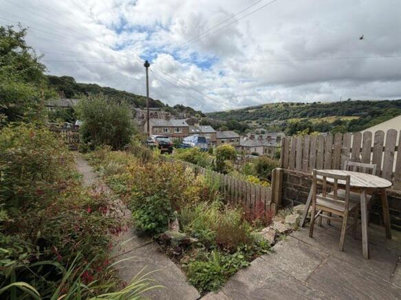 2 bed Terraced for sale Image 5