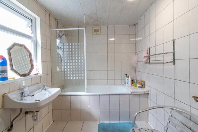 3 bed Terraced for sale Image 8