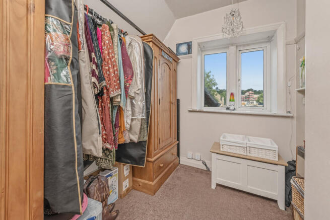 4 bed Detached for sale Image 9