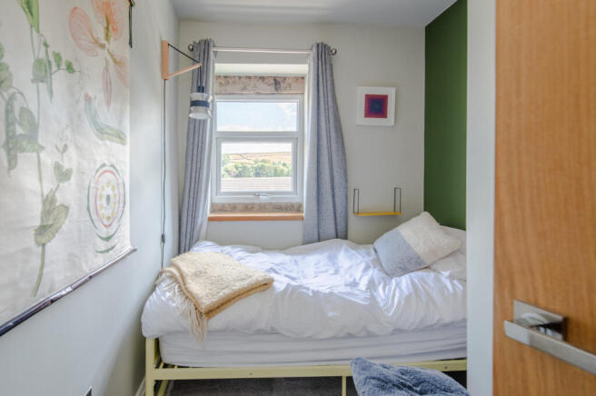 2 bed Terraced to rent Image 9