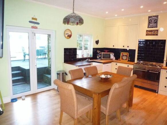 Kitchen/Dining Room