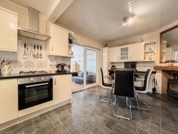 KITCHEN/DINER